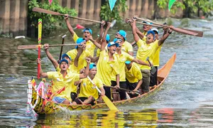 Hàng nghìn người xem đua ghe ngo trên kênh Nhiêu Lộc - Thị Nghè Hàng nghìn người xem đua ghe ngo trên kênh Nhiêu Lộc - Thị Nghè