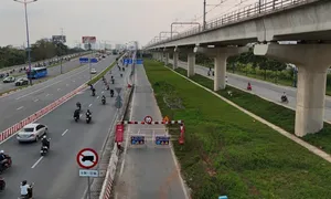 Đóng đường dân sinh dưới dạ cầu cửa ngõ TP HCM Đóng đường dân sinh dưới dạ cầu cửa ngõ TP HCM