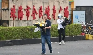 Trung Quốc siết an ninh quanh hiện trường vụ lao xe chết người Trung Quốc siết an ninh quanh hiện trường vụ lao xe chết người