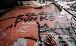 Mượn danh nghệ thuật graffiti để vẽ bẩn, phá hoại Mượn danh nghệ thuật graffiti để vẽ bẩn, phá hoại