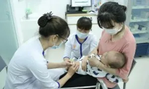 Điều cần biết khi tiêm vaccine sởi cho trẻ dưới 9 tháng Điều cần biết khi tiêm vaccine sởi cho trẻ dưới 9 tháng
