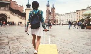 Con tôi xin được việc lương nghìn đôla sau khi du học về nước Con tôi xin được việc lương nghìn đôla sau khi du học về nước