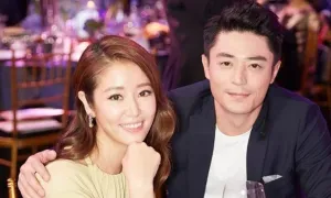 Vợ chồng Lâm Tâm Như cổ vũ con gái biểu diễn Vợ chồng Lâm Tâm Như cổ vũ con gái biểu diễn