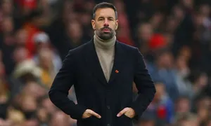 Van Nistelrooy sắp dẫn dắt Leicester Van Nistelrooy sắp dẫn dắt Leicester