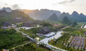 Tam Chúc nổi tiếng với loại hình du lịch nào? Tam Chúc nổi tiếng với loại hình du lịch nào?