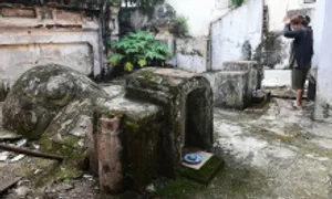 Mộ cổ vị quan triều Nguyễn ở trung tâm TP HCM Mộ cổ vị quan triều Nguyễn ở trung tâm TP HCM