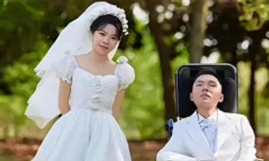Chuyện tình diệu kỳ của chàng trai mắc bệnh hiếm Chuyện tình diệu kỳ của chàng trai mắc bệnh hiếm
