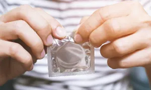 Đeo bao cao su có an toàn tuyệt đối? Đeo bao cao su có an toàn tuyệt đối?