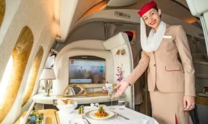 Việc tế nhị tiếp viên phải làm ở khoang hạng nhất Việc tế nhị tiếp viên phải làm ở khoang hạng nhất