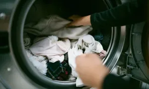 Có nên giặt lại đồ quên phơi? Có nên giặt lại đồ quên phơi?