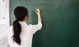 'Em tôi giáo viên lương 5,4 triệu nhưng ai cũng nghĩ giàu' 'Em tôi giáo viên lương 5,4 triệu nhưng ai cũng nghĩ giàu'
