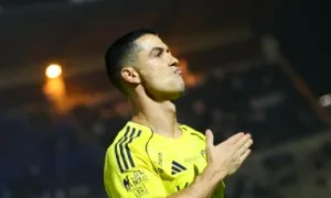 Ronaldo ghi bàn phạt đền thứ 180